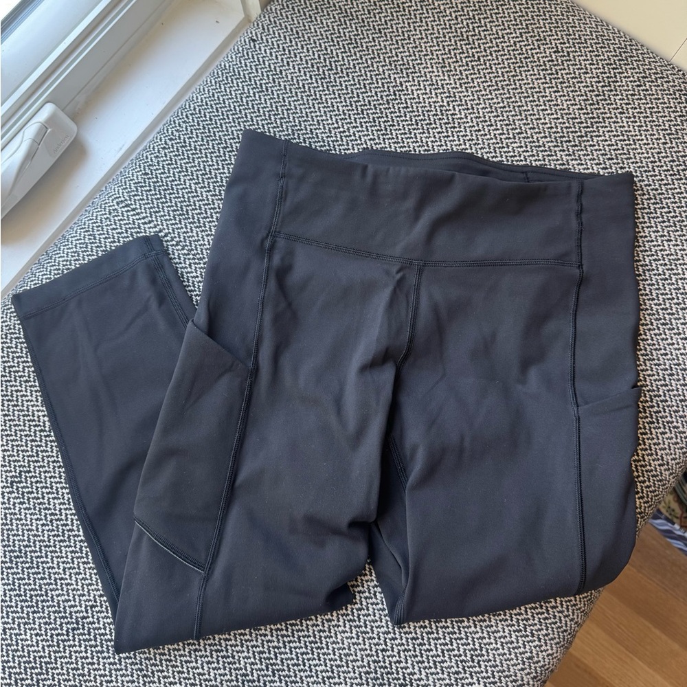 Lululemon cropped black leggings with pockets